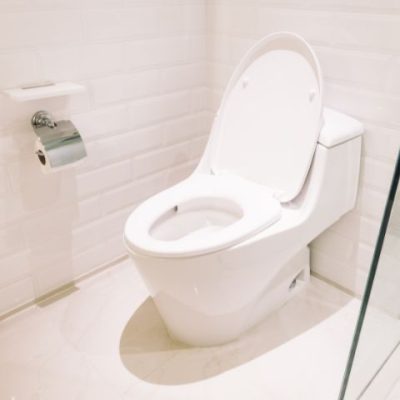 横浜の実家でトイレ詰まりで困った！DIYでの解決の試行錯誤